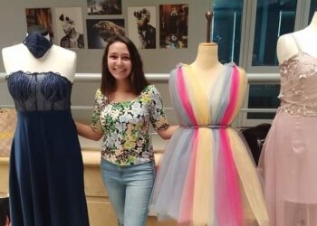 تصميم أزياء عصرية بمشروعات طلاب كلية الفنون التطبيقية فى جامعة بدر.