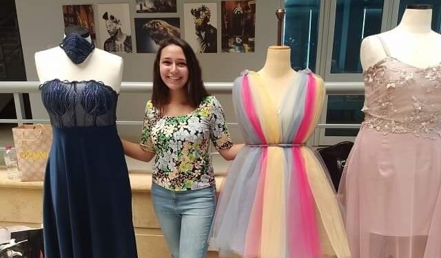 تصميم أزياء عصرية بمشروعات طلاب كلية الفنون التطبيقية فى جامعة بدر.