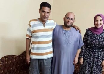 الأولي علي الجمهورية في التعليم الفني التجاري “تهدي هذا النجاح لوالديها ومعلميها بالمدرسة”.