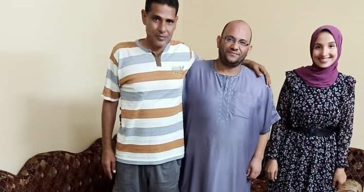 الأولي علي الجمهورية في التعليم الفني التجاري “تهدي هذا النجاح لوالديها ومعلميها بالمدرسة”.