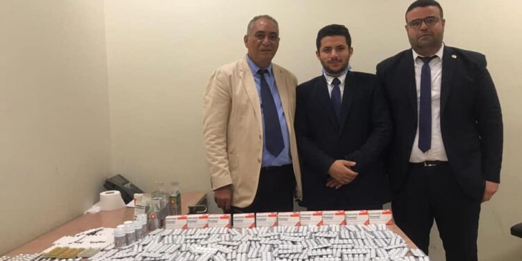 جمارك مطار القاهرة تضبط تهريب كمية من الأدوية البشرية