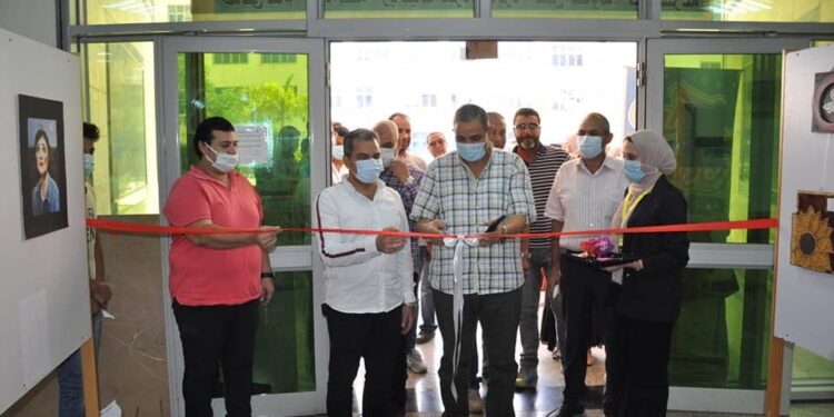 رئيس جامعة كفر الشيخ يفتتح معرض الفنون التشكيلية لطلاب مركز الفنون
