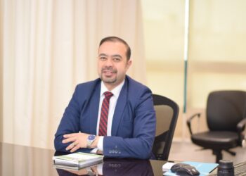 أحمد عاصم يوضح أعراض الحمل بتوأم بعد الحقن المجهري