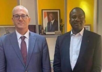 السفير المصري لدى كوت ديفوار يلتقي بمدير عام هيئة البريد الايفواري