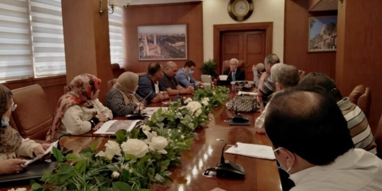 محافظ بورسعيد يتابع أعمال توصيل المرافق لمستشفى الصحة النفسية و مستشفى الجامعة بالضواحى .