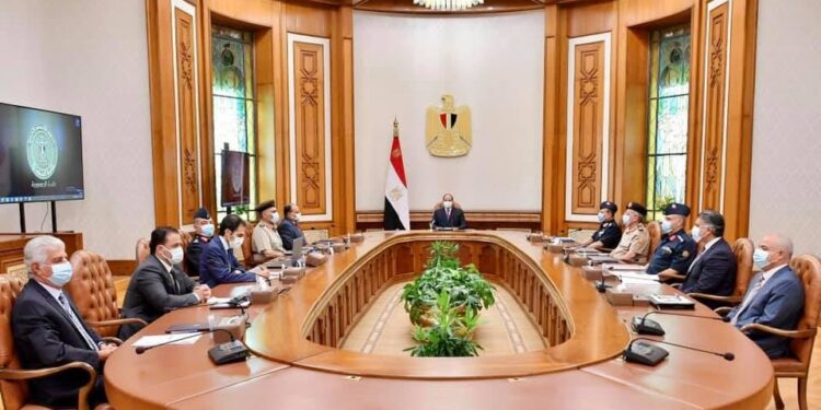 السيد الرئيس يتابع مشروع تطوير مطار العلمين الدولي