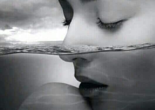 ( مجتمعٌ مريض )