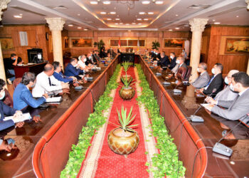 وممثلي البنوك