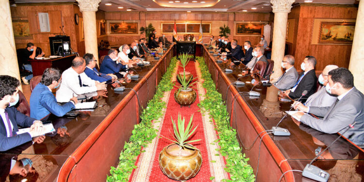 وممثلي البنوك