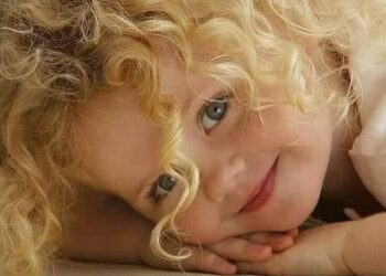 أبتسم ولا تجعل الحزن يتسلل لقلبك