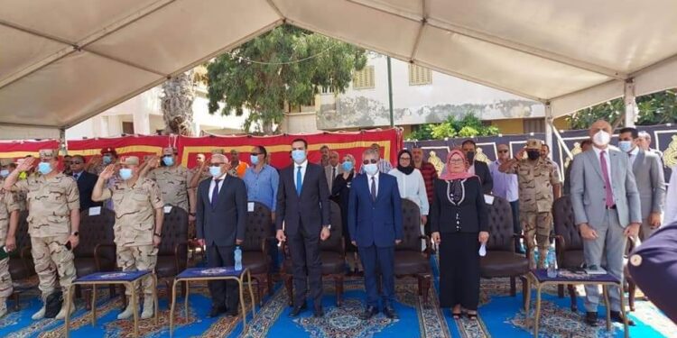 الغضبان وقائد قوات الدفاع الشعبى والعسكرى يتفقدان مخيم الإيواء العاجل ،بمعسكر الكشافة ..