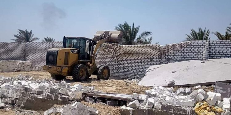 إزالة 9 حالات تعدي على مساحة 2730 متر مربع بنطاق 5 مراكز.