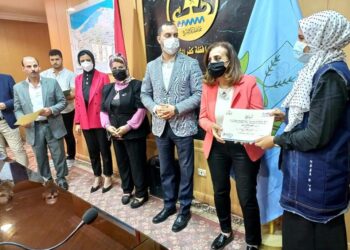 برعاية وزير الاتصالات والمحافظ ورئيس الجامعة تدريب 60 خريجة وطالبات النوعية لإنتاج المقررات الالكترونية بكفرالشيخ وتكريم “شاكر”