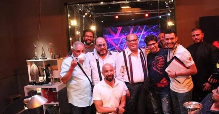 صلاح عبدالله يعود من جديد مدير ملهى ليلى والسبب «مينى بار» ..(صور)