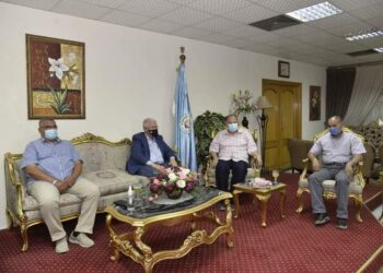 محافظ أسيوط يلتقي رئيس مجلس إدارة شركة المقاولون العرب