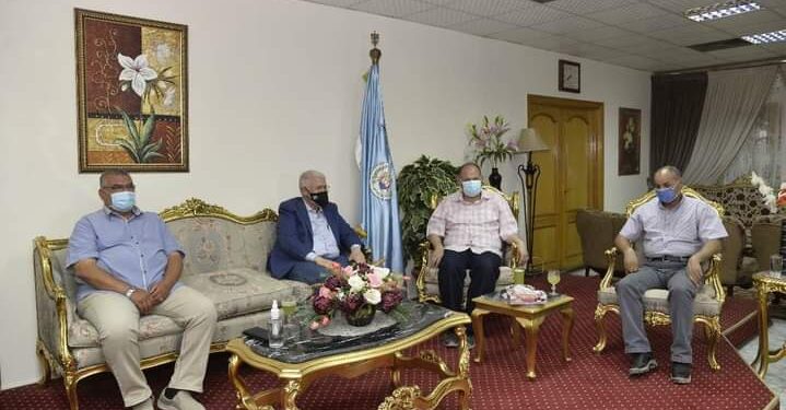 محافظ أسيوط يلتقي رئيس مجلس إدارة شركة المقاولون العرب