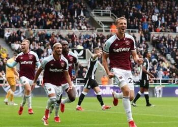 وست هام يونايتد يهزم نيوكاسل يونايتد برباعية في افتتاحية الدوري الإنجليزي