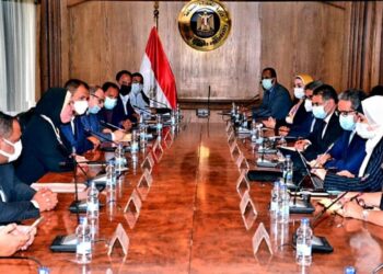 وزيرا التجارة والصناعة والسياحة والآثار يبحثان الاستعدادات النهائية للمشاركة المصرية باكسبو 2020 بدبى.
