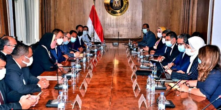 وزيرا التجارة والصناعة والسياحة والآثار يبحثان الاستعدادات النهائية للمشاركة المصرية باكسبو 2020 بدبى.