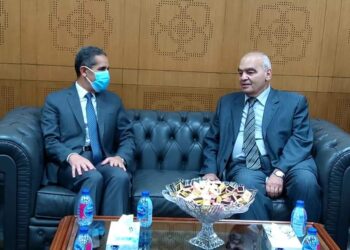 محافظ الغربية يهنئ رئيس هيئة قضايا الدولة بمناسبة توليه منصبه الجديد.