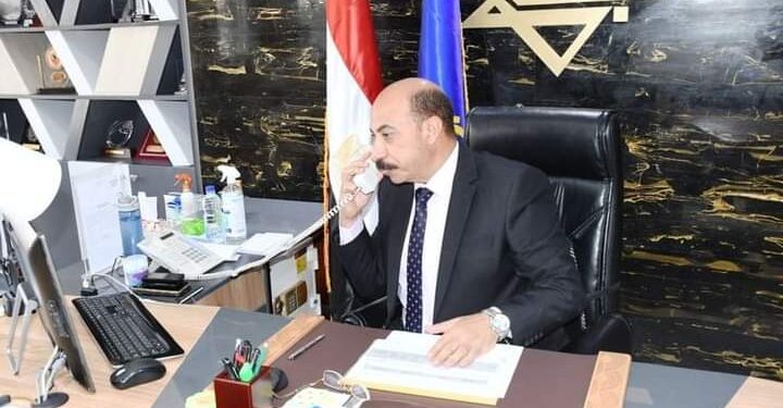 محافظ أسوان يهنئ أوائل الثانوية العامة من ابناء المحافظة