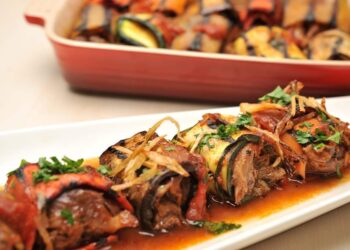 باذنجان وبطاطس ملفوف محشو لحم موز ضأن.