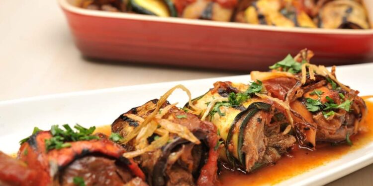 باذنجان وبطاطس ملفوف محشو لحم موز ضأن.