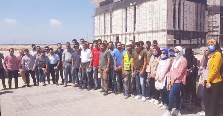 وفد من طلاب كليات الهندسة يتفقد مشروعات مدينة المنصورة الجديدة