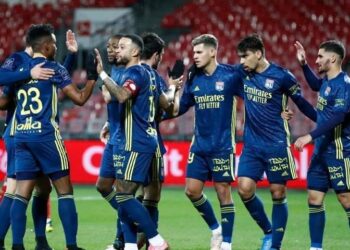 ليون يتخطى نانت