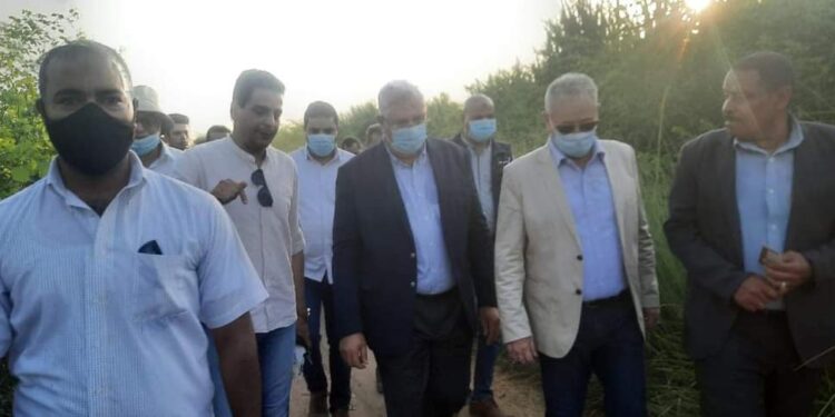 وزير الزراعة ومحافظ الأقصر يتفقدان محطة بحوث المطاعنة والقصير