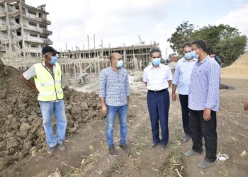 محافظ الغربية يتفقد مشروعات حياة كريمة بنهطاي وحانوت.