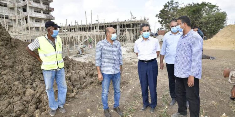 محافظ الغربية يتفقد مشروعات حياة كريمة بنهطاي وحانوت.