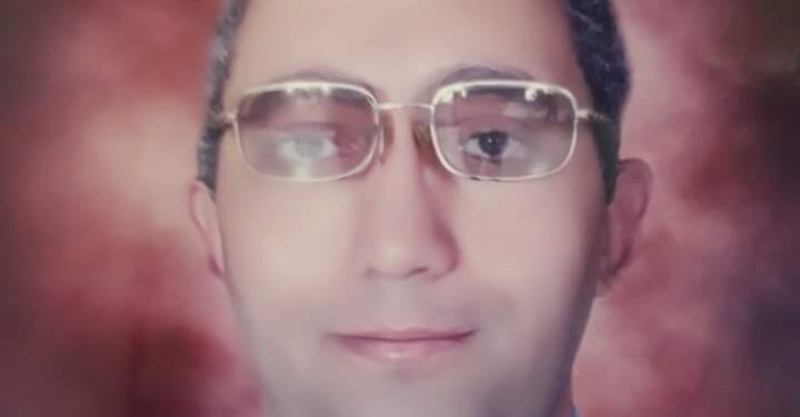 أبني حائطا عالیا من الكلمات.