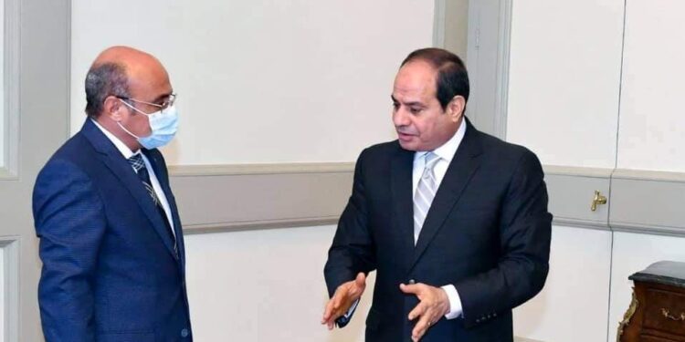 الرئيس السيسي يوجه بتوسيع نطاق خدمات الشهر العقاري للتوثيق المميز والسريع.