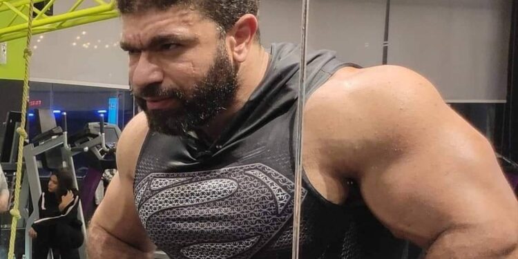 مدرب كمال أجسام مصري يثير الجدل بفيديوهاته