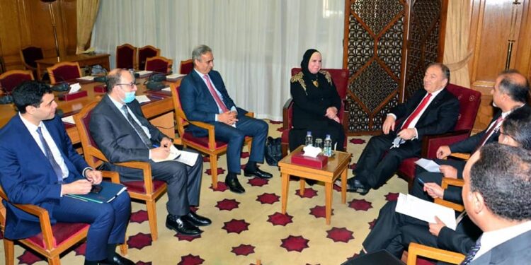 وزيرة التجارة والصناعة تبحث سبل تعزيز التعاون الأقتصادي والأستثماري المشترك