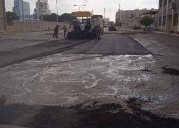 أستمرار أعمال أستكمال الرصف ووضع الطبقة الأسفلتية النهائية ببورسعيد