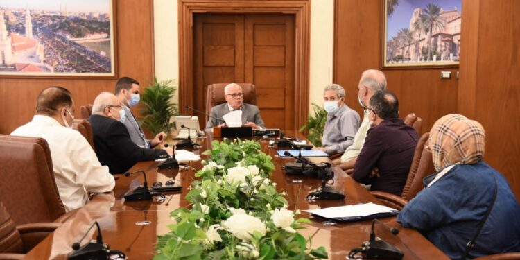 محافظ بورسعيد يتابع مستجدات العمل فى تطوير مركز بورسعيد للآشعة .