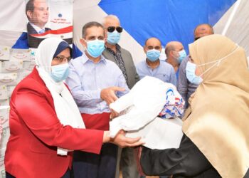 الكشف على ١١٨١ حالة وتقديم مساعدات نقدية وعينية ٢٠٠ أسرة ضمن حياة كريمة بزفتى