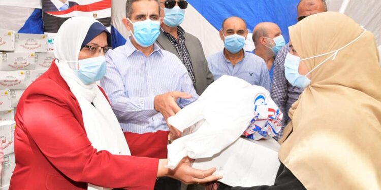 الكشف على ١١٨١ حالة وتقديم مساعدات نقدية وعينية ٢٠٠ أسرة ضمن حياة كريمة بزفتى