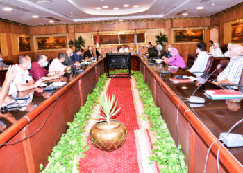 محافظ الغربية يعقد أجتماع موسع لمناقشة أستعدادات المحافظة لأحتفالات أكتوبر