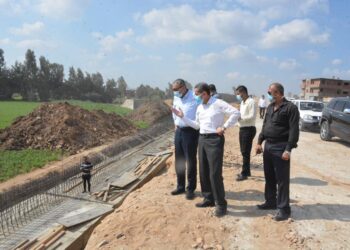 محافظ الغربية يتفقد الطرق السريعة والأنفاق بكفر الزيات وطنطا والسنطة