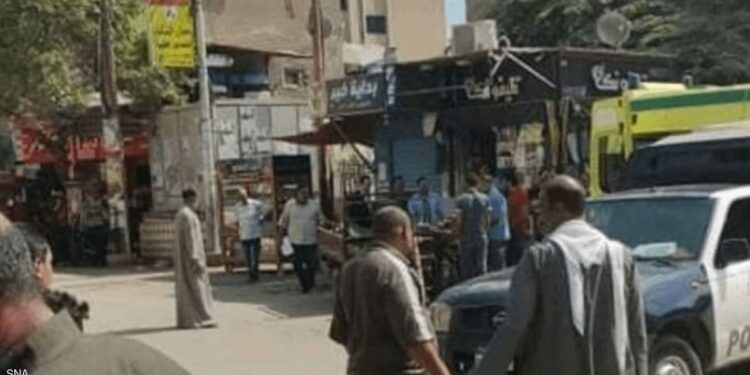 جريمة مروعة بالفيوم "جزار" ذبح زوجته وشق بطنها نصفين في وسط الشارع