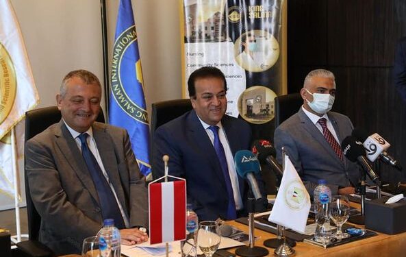 توقيع اتفاقية بين جامعتى