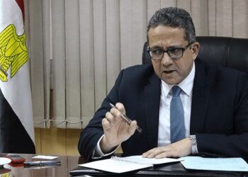 وزير السياحة