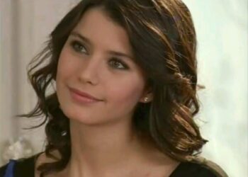 مبتحبكش والله