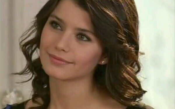 مبتحبكش والله