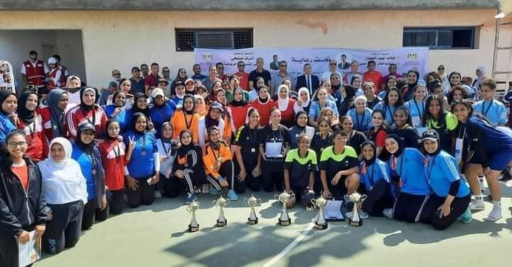 فتيات المعاهد