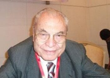 الدكتور أحمد علي