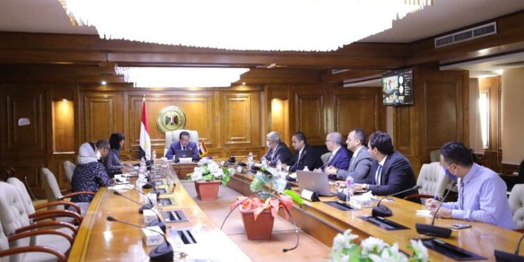 وزير التعليم العالي يستقبل